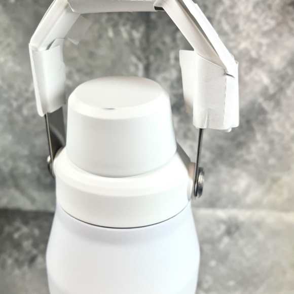 Stanley Aerolight Ice Flow Bottle 36 oz. (1.1 L) White-New With Tags - Picture 5 of 13
